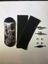 Cargar imagen en el visor de la galería, BLACKFINGER TUPAC