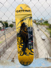Load image into Gallery viewer, TABLA CATRINA DORADA MUERTE
