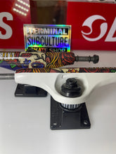 Load image into Gallery viewer, TRUCKS CATRINA PARA SKATE