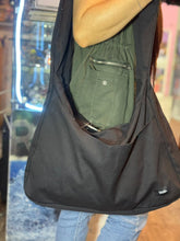 Load image into Gallery viewer, BOLSA VANS GOTSMAN TIPO MENSAJERO BLK