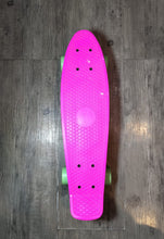 Cargar imagen en el visor de la galería, Mini Crusier Fish Skateboards