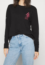 Load image into Gallery viewer, T-SHIRT VANS WM 66 SUPPLY TRI