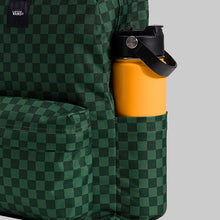 Cargar imagen en el visor de la galería, MOCHILA VANS OLD SKOOL CHECK GREEN