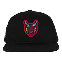 Load image into Gallery viewer, Gorra Stranger Things Hellfire Club Snapback