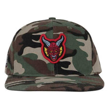Load image into Gallery viewer, Gorra Stranger Things Hellfire Club Snapback