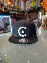Cargar imagen en el visor de la galería, GORRA CORE NEGRA LOGO BLANCO