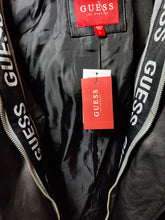 Cargar imagen en el visor de la galería, BIKER JACKET CON GORRO REMOVIBLE