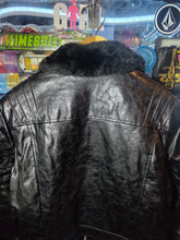 Load image into Gallery viewer, CHAMARRA GUESS LOS ANGELES BLK