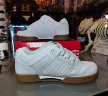 Cargar imagen en el visor de la galería, TENIS DVS CELSIUS WHT/GUM