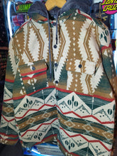 Cargar imagen en el visor de la galería, CHAMARRA TIPO WESTERN ROOSEVELT CON GORRO