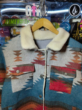 Load image into Gallery viewer, CHAMARRA ROOSEVELT TIPO WESTERN