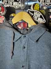 Cargar imagen en el visor de la galería, Camisa VANS manga larga con gorro