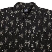 Cargar imagen en el visor de la galería, SANTA CRUZ Salba Witch Doctor Mens Shirt