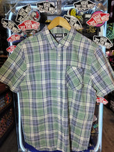 Cargar imagen en el visor de la galería, Camisa VANS manga corta