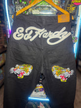 Cargar imagen en el visor de la galería, PANTALÓN ED HARDY JRNS BLK