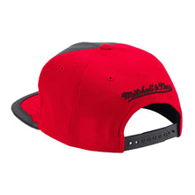 Cargar imagen en el visor de la galería, MITCHELL &amp; NESS DAY ONE BULLS