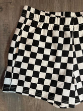 Load image into Gallery viewer, SHORT VANS DE CUADROS