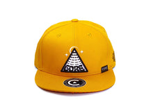 Load image into Gallery viewer, GORRA CORE AMARILLA TRIANGULAR