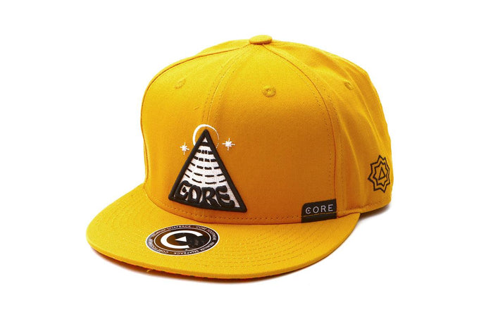 GORRA CORE AMARILLA TRIANGULAR