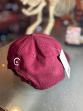 Load image into Gallery viewer, GORRA CORE VINO CON BLANCO