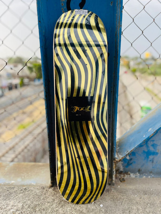 TABLA TOOL DORADO