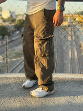 Cargar imagen en el visor de la galería, PANTALON BULBO DE CARGO