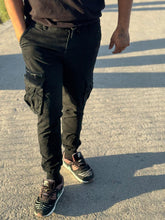 Cargar imagen en el visor de la galería, PANTALON BULBO JUGGER