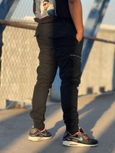 Cargar imagen en el visor de la galería, PANTALON BULBO JUGGER