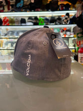 Cargar imagen en el visor de la galería, GORRA VOLCOM V QUARTHER STRERCH FT
