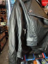 Cargar imagen en el visor de la galería, BIKER JACKET CON GORRO REMOVIBLE