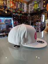 Cargar imagen en el visor de la galería, GORRA CORE LOGO ROSA