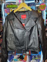 Cargar imagen en el visor de la galería, BIKER JACKET CON GORRO REMOVIBLE