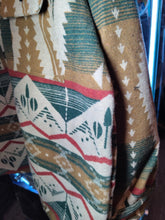 Cargar imagen en el visor de la galería, CHAMARRA TIPO WESTERN ROOSEVELT CON GORRO