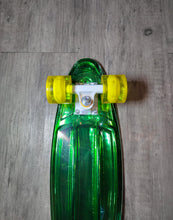Cargar imagen en el visor de la galería, Patineta Blazer Tipo PENNY