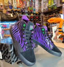 Cargar imagen en el visor de la galería, CASTA PROPAGANDA SOHO HUERTA MORADO