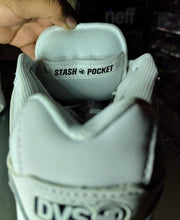 Cargar imagen en el visor de la galería, Tenis DVS Enduro Heir Wht/Gum