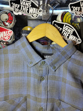 Cargar imagen en el visor de la galería, Camisa VANS manga larga