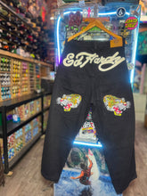 Cargar imagen en el visor de la galería, PANTALÓN ED HARDY JRNS BLK
