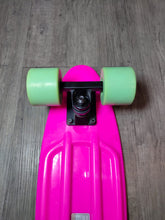 Cargar imagen en el visor de la galería, Mini Crusier Fish Skateboards