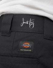 Cargar imagen en el visor de la galería, PANTALON DICKIES PRO MODEL JAMIE FOY BLK