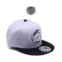 Load image into Gallery viewer, Gorra CORE Snapback Gray Black Trap